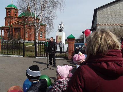 Глава Новокусковского сельского поселения Андрей Владимирович Карпенко